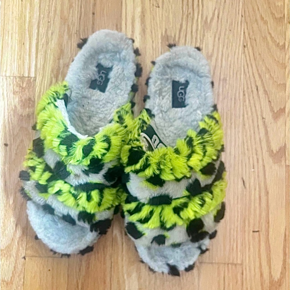 Ugg fluff yeah slippers leopard 🐆 neon lime size 9 fuzzy fur